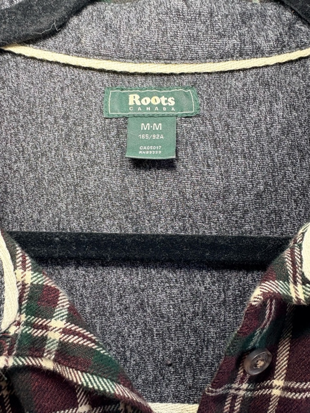 Roots 🇨🇦 Plaid Flannel Shirt M Cozy Oversized Burgundy Green Fall - Picture 3 of 4